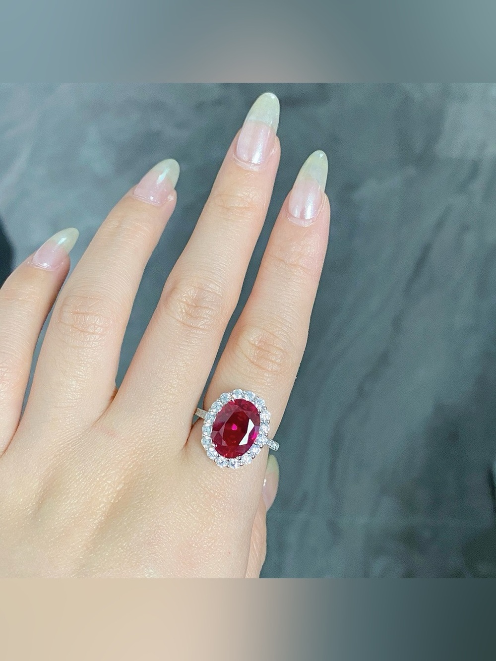 925 Sterling Silver Ring with Oval Diamond Accents